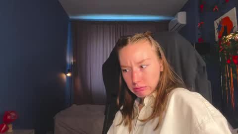 Snapshot of anna_kare chatting on 04-18-26, 01:26 Anna online show from 04-18-26, 01:26