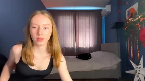 Snapshot of anna_kare chatting on 05-22-26, 01:39 Anna online show from 05-22-26, 01:39