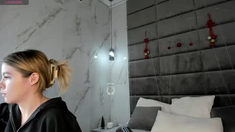 Anna online show from 01-07-25, 01:06