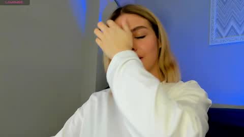 Anna online show from 03-08-25, 01:06