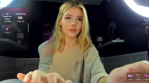 Anna online show from 09-14-25, 01:05