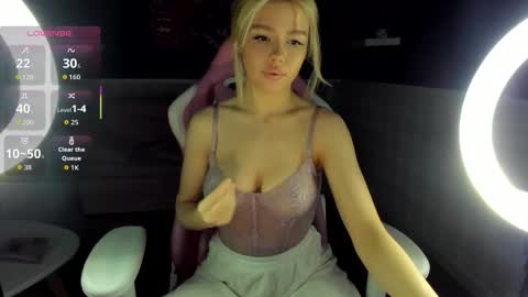 Snapshot of anna_robinson chatting on 02-26-26, 01:48 Anna online show from 02-26-26, 01:48