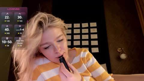 Snapshot of anna_robinson chatting on 03-16-26, 05:44 Anna online show from 03-16-26, 05:44