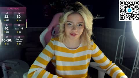 Snapshot of anna_robinson chatting on 03-25-26, 01:22 Anna online show from 03-25-26, 01:22