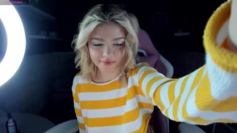 Snapshot of anna_robinson chatting on 03-26-26, 01:22 Anna online show from 03-26-26, 01:22