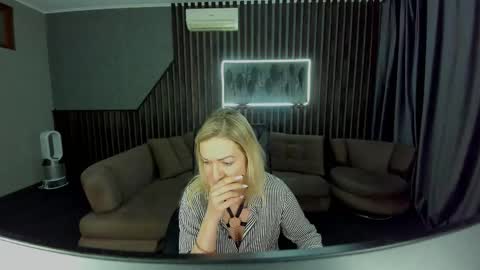 Snapshot of anna_snow9 chatting on 10-15-25, 05:57 anna_snow9 online show from 10-15-25, 05:57