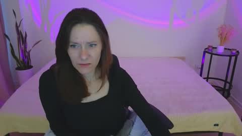 annaabels online show from 10-13-25, 04:56