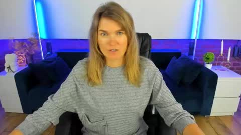 Annabel online show from 09-18-25, 06:32