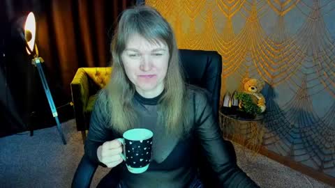 Snapshot of annabel_xxx chatting on 04-05-26, 05:37 Annabel online show from 04-05-26, 05:37
