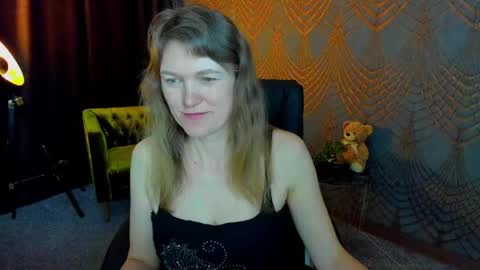 Snapshot of annabel_xxx chatting on 04-25-26, 05:43 Annabel online show from 04-25-26, 05:43