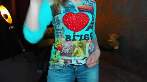Snapshot of annabel_xxx chatting on 04-30-26, 08:57 Annabel online show from 04-30-26, 08:57
