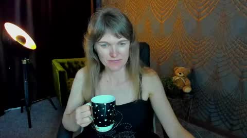 Snapshot of annabel_xxx chatting on 05-16-26, 06:21 Annabel online show from 05-16-26, 06:21