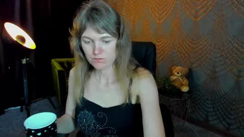 Snapshot of annabel_xxx chatting on 05-16-26, 06:32 Annabel online show from 05-16-26, 06:32