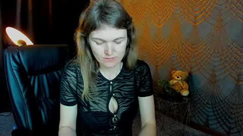 Snapshot of annabel_xxx chatting on 05-17-26, 05:27 Annabel online show from 05-17-26, 05:27
