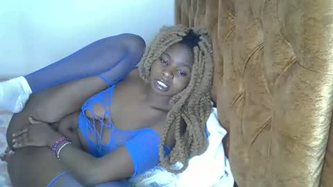 Snapshot of annabellapretty chatting on 10-15-25, 01:17 annabellapretty online show from 10-15-25, 01:17