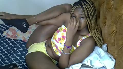 Snapshot of annabellapretty chatting on 11-12-25, 12:16 annabellapretty online show from 11-12-25, 12:16