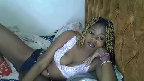 Snapshot of annabellapretty chatting on 12-21-25, 05:20 annabellapretty online show from 12-21-25, 05:20