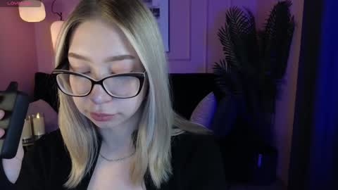 Annabelle online show from 12-22-24, 08:49