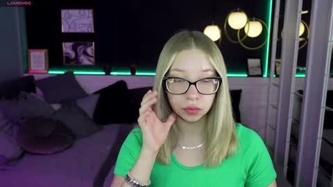 Annabelle online show from 12-23-24, 06:22