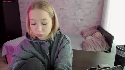 Annabelle online show from 01-23-25, 10:43