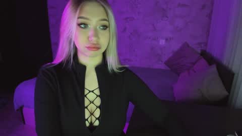 Annabelle online show from 01-26-25, 01:20
