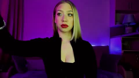 Annabelle online show from 02-16-25, 04:53