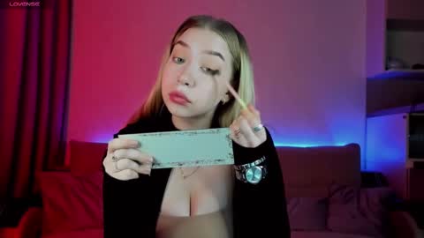 Annabelle online show from 03-09-25, 02:43