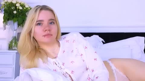 AnnaBelle online show from 10-08-25, 02:31