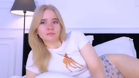 AnnaBelle online show from 10-14-25, 02:23