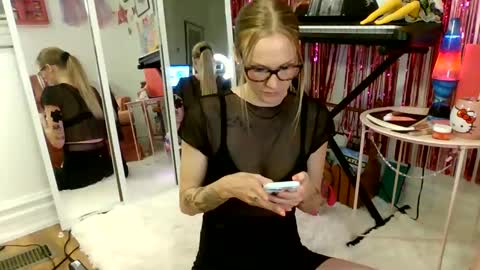 annadelrae444 online show from 09-19-25, 03:19