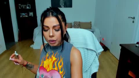 Snapshot of annagrayy chatting on 03-12-25, 10:05 annagrayy online show from 03-12-25, 10:05
