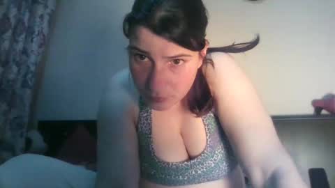 Snapshot of annalouna chatting on 10-31-25, 04:30 Anna online show from 10-31-25, 04:30