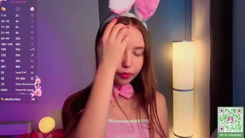 Holly Molly Im Polly online show from 10-14-25, 06:14