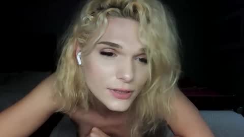 Snapshot of annamarrie777 chatting on 10-20-25, 03:29 AnnaMarrie online show from 10-20-25, 03:29