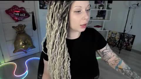 Anna online show from 05-17-26, 03:19