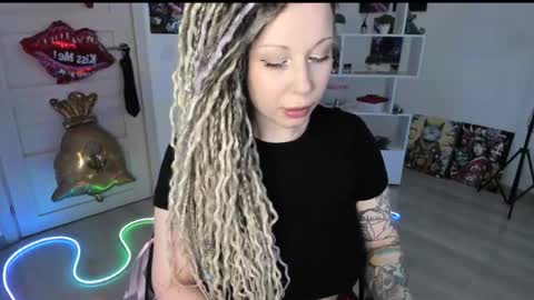Anna online show from 05-20-26, 10:32