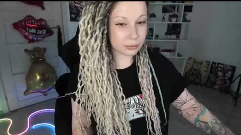 Snapshot of annanebula chatting on 06-20-26, 06:33 Anna online show from 06-20-26, 06:33