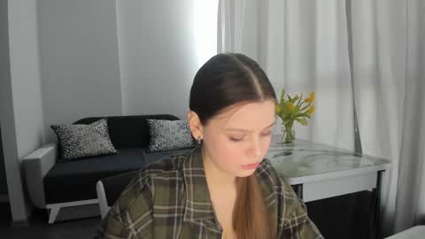 Snapshot of annaneon chatting on 02-22-25, 12:29 Anna online show from 02-22-25, 12:29