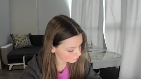 Snapshot of annaneon chatting on 03-09-25, 01:15 Anna online show from 03-09-25, 01:15