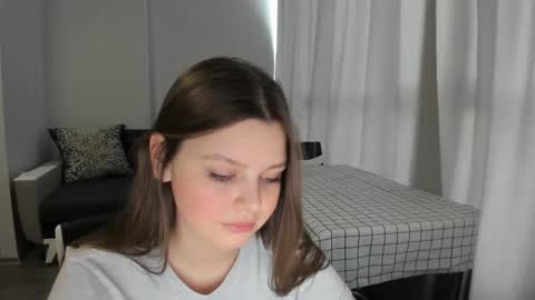 Snapshot of annaneon chatting on 03-10-25, 02:16 Anna online show from 03-10-25, 02:16