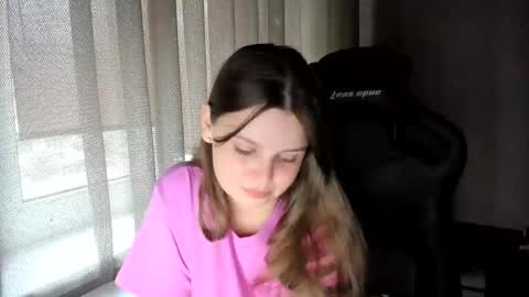Snapshot of annaneon chatting on 09-17-25, 02:52 Anna online show from 09-17-25, 02:52