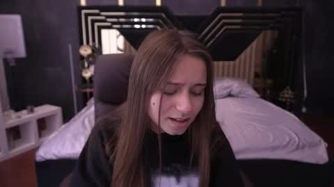 Anna online show from 10-15-25, 08:20