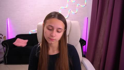 Anna online show from 11-08-25, 01:33