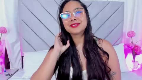 Snapshot of annaqueen_ chatting on 01-11-25, 04:25 Anna online show from 01-11-25, 04:25