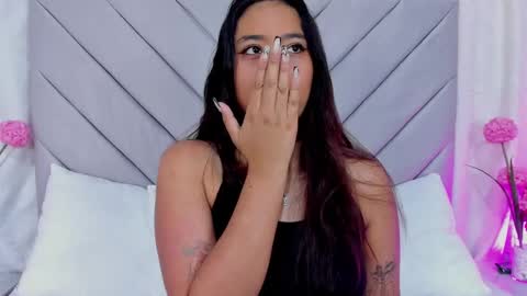 Snapshot of annaqueen_ chatting on 01-15-25, 04:21 Anna online show from 01-15-25, 04:21