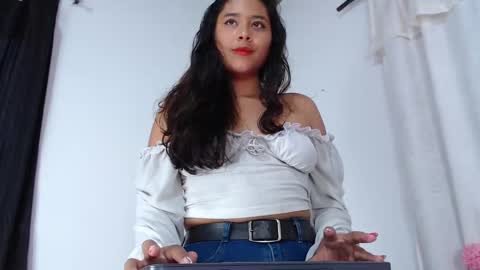 Snapshot of annaqueen_ chatting on 03-11-25, 08:42 Anna online show from 03-11-25, 08:42