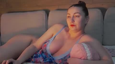 annasplash online show from 05-03-26, 04:29
