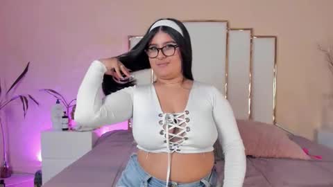 Snapshot of annaswift_ chatting on 10-16-25, 11:55 Anna online show from 10-16-25, 11:55