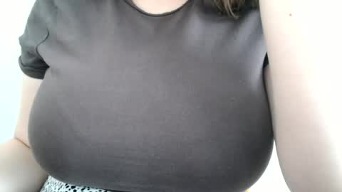 Bella online show from 06-18-26, 11:03