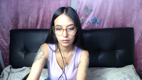 Snapshot of anne_jm chatting on 01-31-25, 01:43 Anne online show from 01-31-25, 01:43